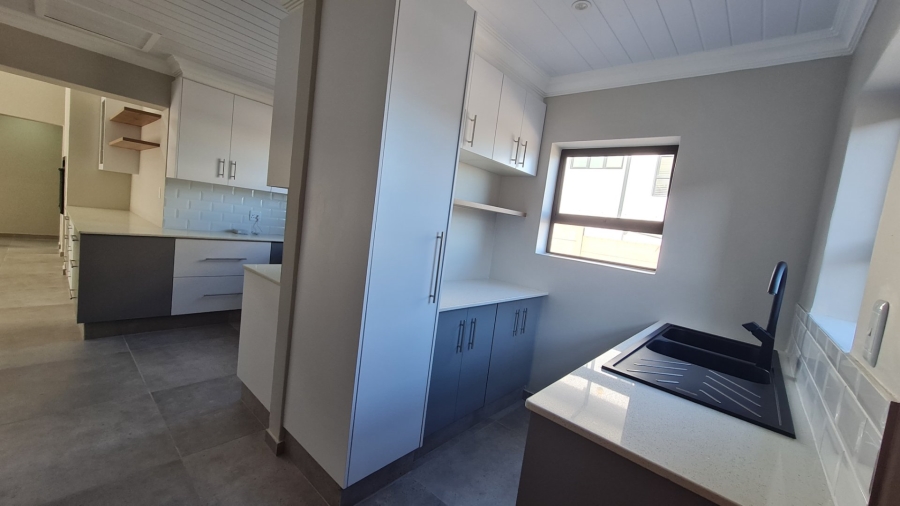 3 Bedroom Property for Sale in Dana Bay Western Cape